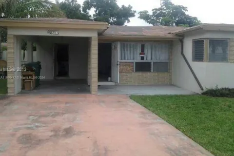 6711 SW 28th Ct, Miramar FL 33023