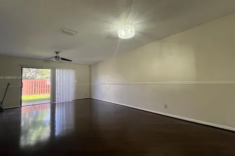 2700 S Oakland Forest Dr # 304, Oakland Park FL 33309