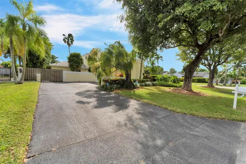 15390 SW 155th Ter, Miami FL 33187