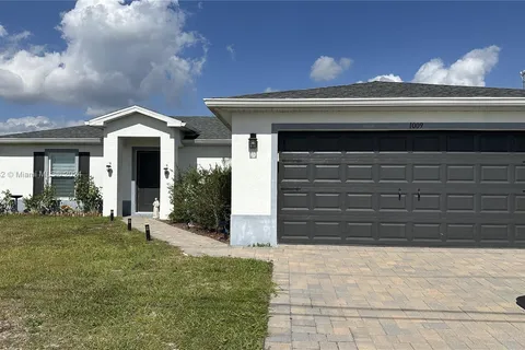 1009 NE 39th ter, Cape Coral FL 33909