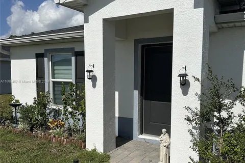 1009 NE 39th ter, Cape Coral FL 33909