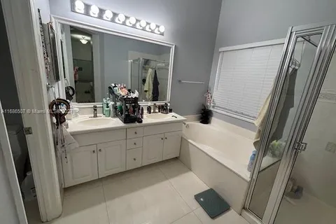 1617 Orchid Bnd, Weston FL 33327