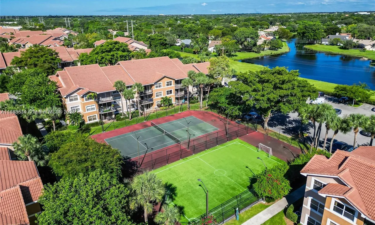 8721 Wiles Rd # 105, Coral Springs FL 33067