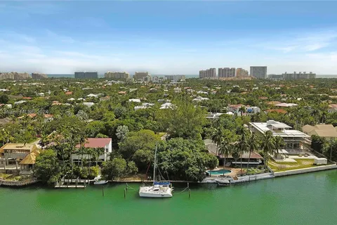 000 Harbour Circle, Key Biscayne FL 33149