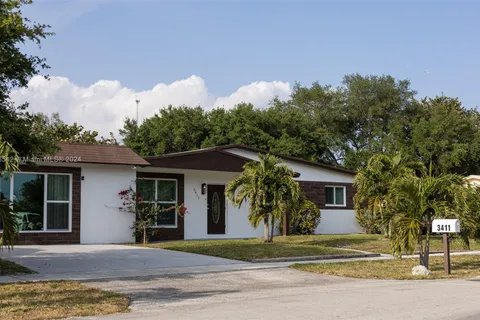 3411 SW 36th St, West Park FL 33023