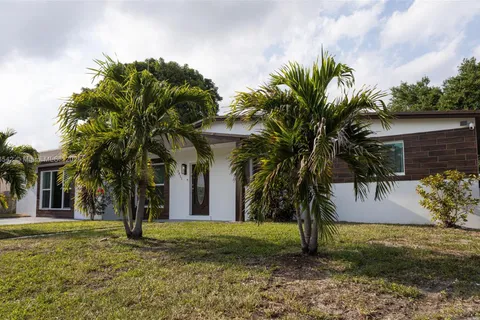 3411 SW 36th St, West Park FL 33023