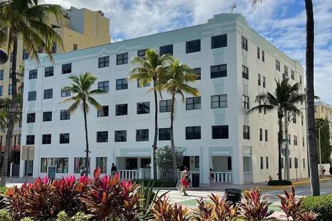 1390 Ocean Dr # 201, Miami Beach FL 33139