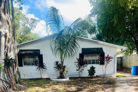 2350 SW 18th Ter, Fort Lauderdale FL 33315