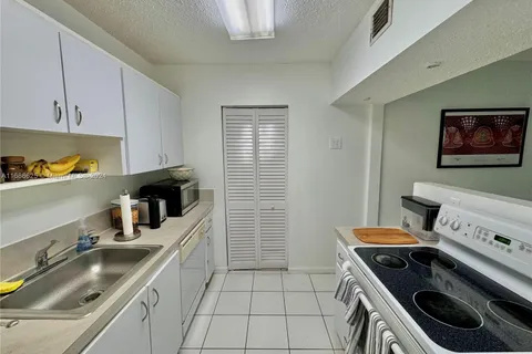 500 NE 2nd St # 223, Dania Beach FL 33004