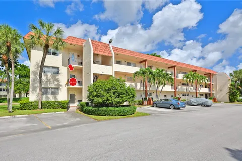 671 S Hollybrook Dr # 210, Pembroke Pines FL 33025