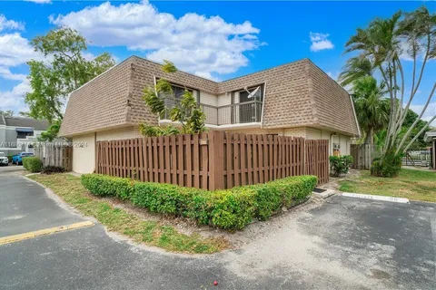 8209 SW 23rd Ct # 17C, North Lauderdale FL 33068