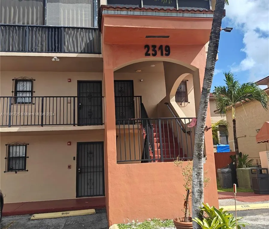 2319 W 60th St # D201, Hialeah FL 33016