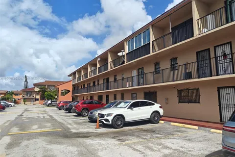 2319 W 60th St # D201, Hialeah FL 33016