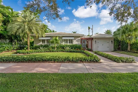 4921 Riviera Dr, Coral Gables FL 33146