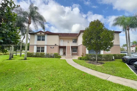 11200 SW 13th St # 102, Pembroke Pines FL 33025