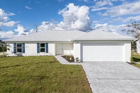 427 NW 10th TER, Cape Coral FL 33993