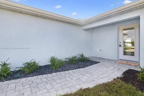 1904 NE 2nd PL, Cape Coral FL 33909