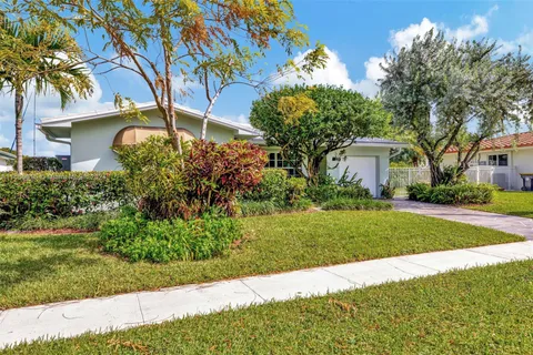 310 NE 5th Ave, Dania Beach FL 33004