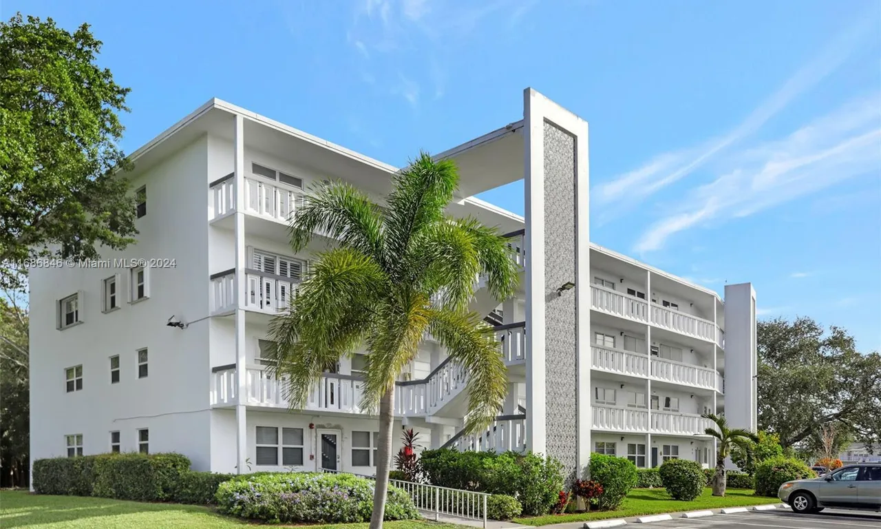 4075 Oakridge F # 4075, Deerfield Beach FL 33442