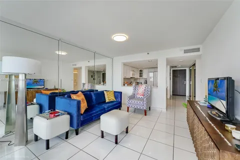 2555 Collins Ave, Miami Beach FL 33140