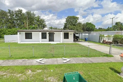 2301 NW 166th St, Miami Gardens FL 33054