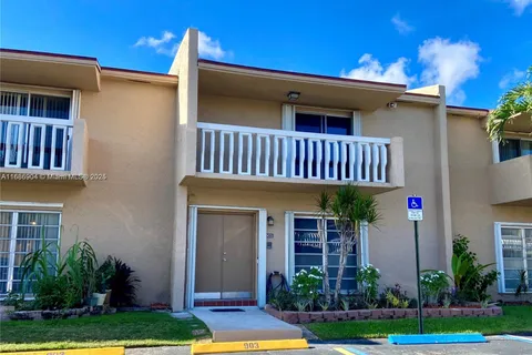 17190 SW 94th # 903, Palmetto Bay FL 33157