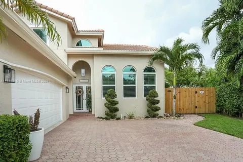 14176 S Cypress Cove Cir, Davie FL 33325