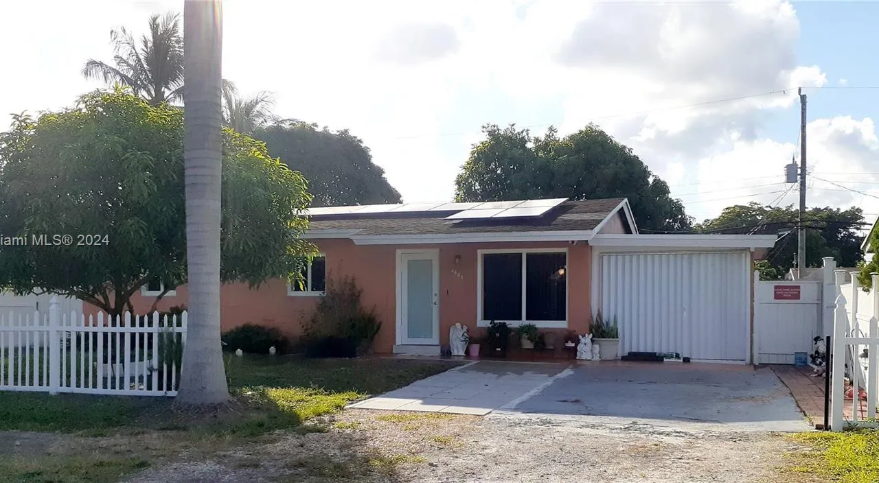 4863 SW 44th Ter, Dania Beach FL 33314