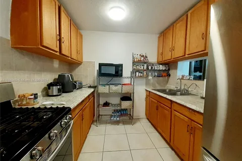 4863 SW 44th Ter, Dania Beach FL 33314