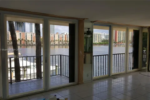 290 174th St # M19, Sunny Isles Beach FL 33160