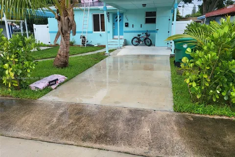 205 SW 2nd Pl, Dania Beach FL 33004