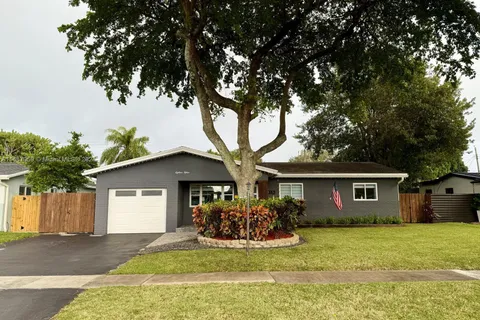 1815 N 42nd Ave, Hollywood FL 33021