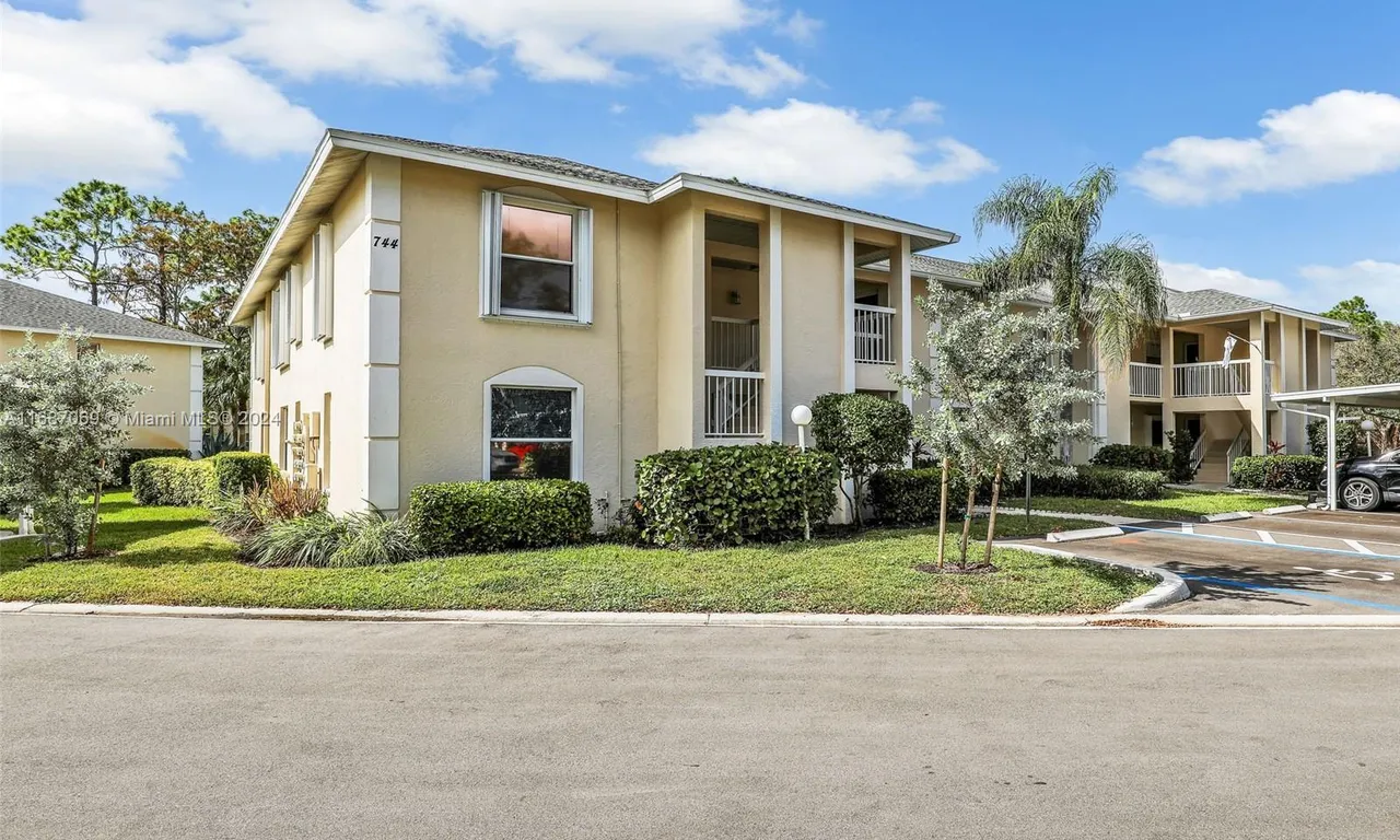 744 Landover # 101, Naples FL 34104