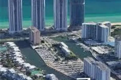 400 Kings Point Dr # 928, Sunny Isles Beach FL 33160