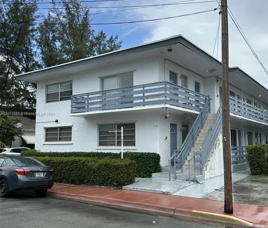 7725 Carlyle Ave # 7, Miami Beach FL 33141