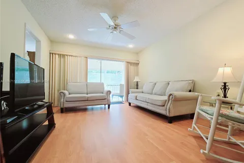 2703 Nassau Bnd # C2, Coconut Creek FL 33066