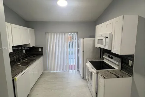 7999 SW 152nd Ave # 6, Miami FL 33193