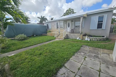 3420 E Palm Ct, Hialeah FL 33013