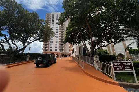 1865 S Ocean Dr # 16H, Hallandale Beach FL 33009