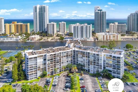 800 Parkview Dr # 622, Hallandale Beach FL 33009