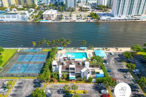 800 Parkview Dr # 622, Hallandale Beach FL 33009