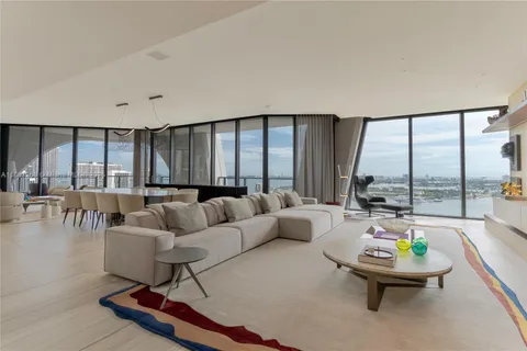 1000 Biscayne Blvd # 2702, Miami FL 33132