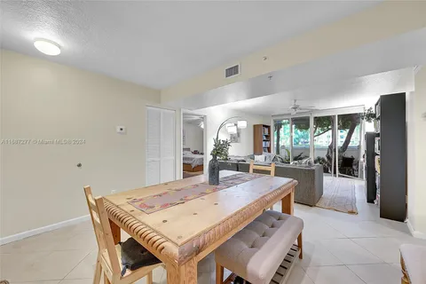 519 E Sheridan St # 106, Dania Beach FL 33004