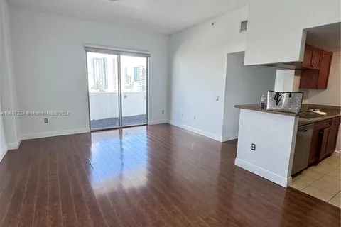 36 NW 6th Ave # 6, Miami FL 33128