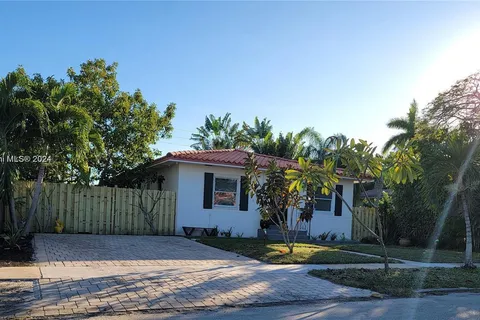 1534 Van Buren # F, Hollywood FL 33020