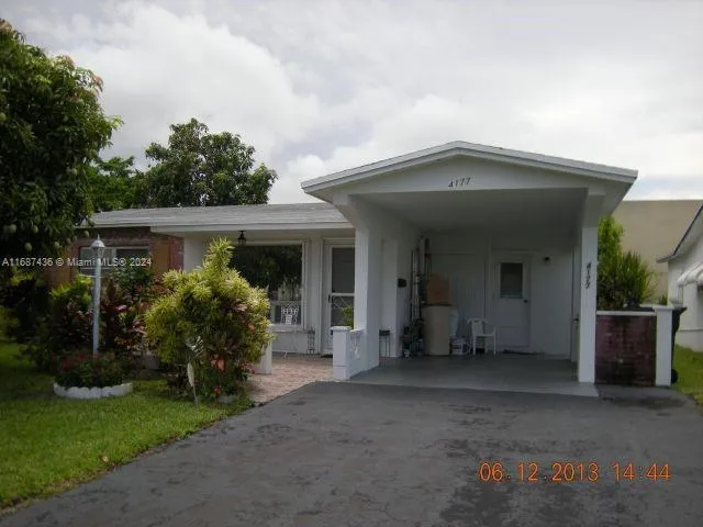 4177 NW 52nd Ave, Lauderdale Lakes FL 33319