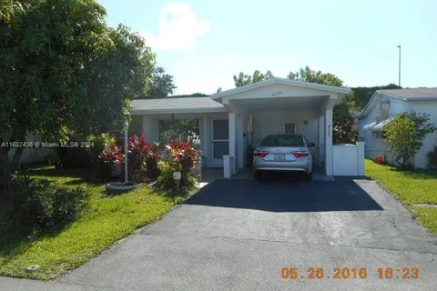 4177 NW 52nd Ave, Lauderdale Lakes FL 33319