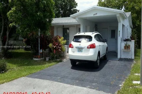 4177 NW 52nd Ave, Lauderdale Lakes FL 33319