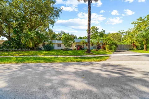 15200 SW 81st Ave, Palmetto Bay FL 33157