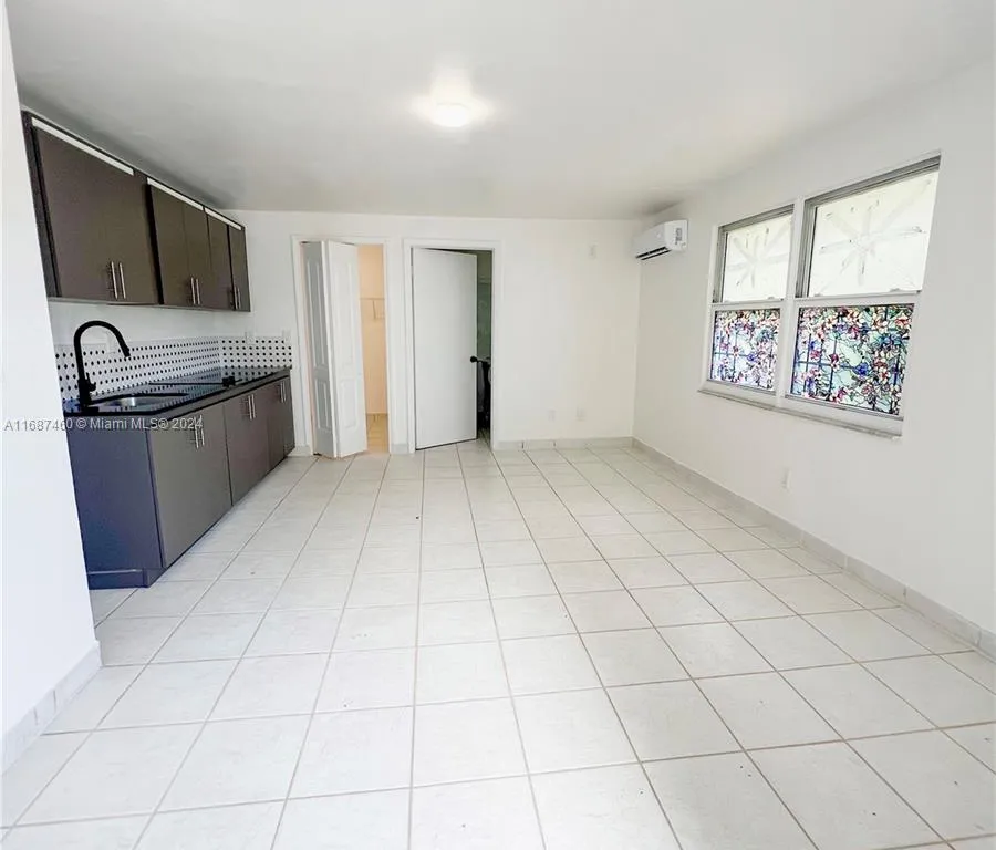 1501 NW 2nd St # C, Miami FL 33125